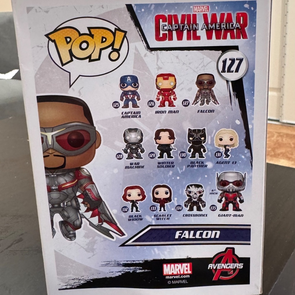 Funko Pop Falcon - Picture 2 of 2